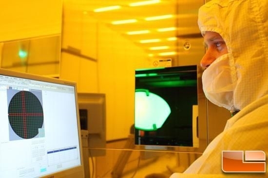 揭秘Intel CPU制造工廠 生物安全級別的防污染技術與網(wǎng)絡防護體系